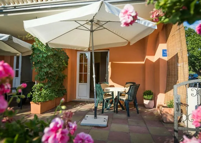 Josipa * ביוגראד נה מורו