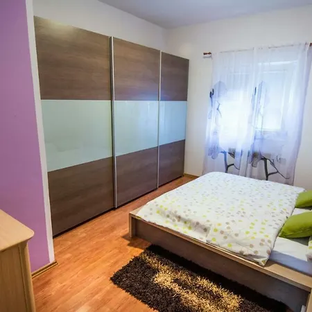 Josipa Apartment *